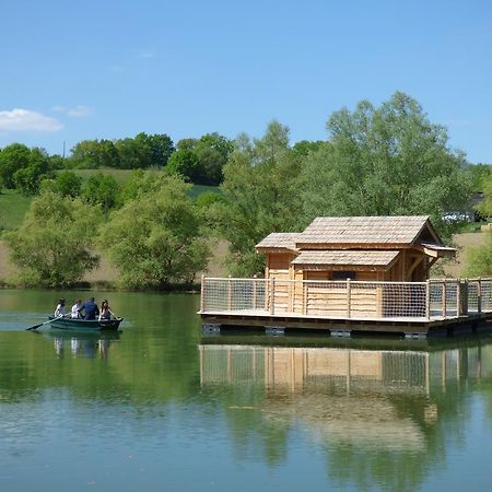מלון Douzains Cabanes Flottantes Du Lac De Pelisse מראה חיצוני תמונה