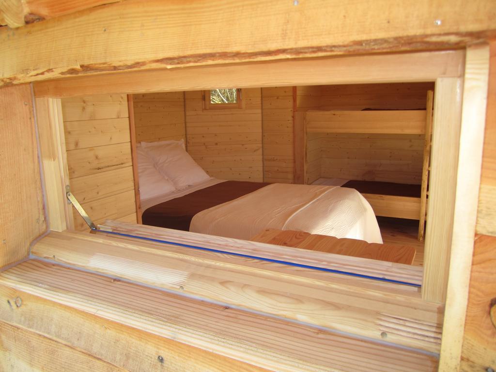 מלון Douzains Cabanes Flottantes Du Lac De Pelisse חדר תמונה